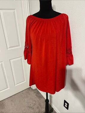 WinWin Bright Red Off-Shoulder Top